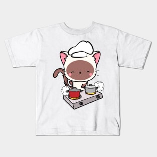 Funny white Cat is cooking Kids T-Shirt